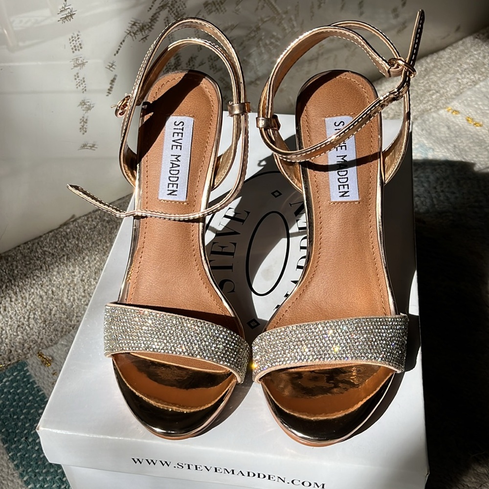 Stunning Steve Madden Rose Gold Gold Glamour Heels